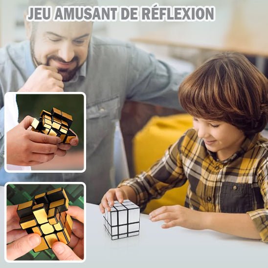 Enfant jouant avec un casse tete cube miroir sous l'œil bienveillant de son père. Texte "Jeu amusant de réflexion".