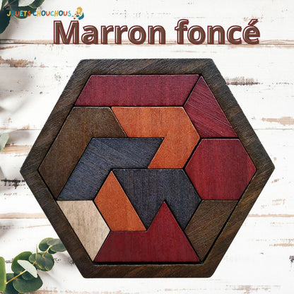 Casse tete puzzle en bois marron foncé avec pièces de différentes nuances, sur fond blanc. Texte "Marron foncé".